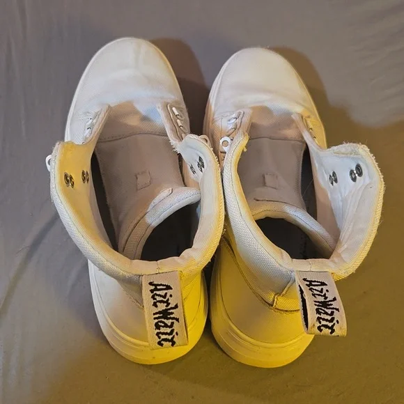 Dr. Martens White Combs Boot - Picture 3 of 5